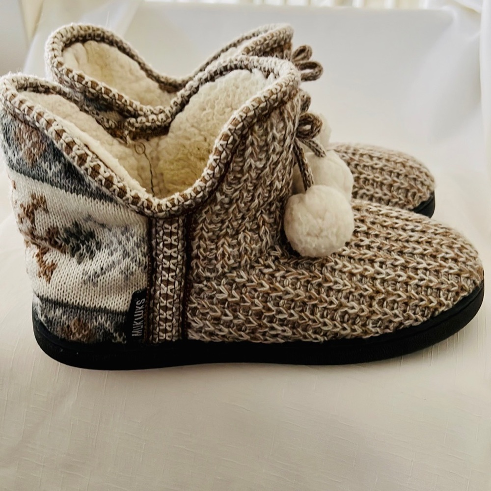Muk Luks~Original / Slipper Bootie /  Host Pick - Picture 7 of 15